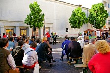 Mai-Fest im Bötzow-Viertel: Talk auf der Bühne; Foto: Elke Brosow