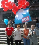 Friedens-Aktion der PDS vor der Berliner Siegessäule; Foto:Axel Hildebrandt