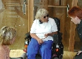 Menschen mit Behinderungen zu Besuch bei der PDS im Bundestag; Foto: privat