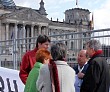 Riesentransparent der IG Metall am Reichstag; Foto: Axel Hildebrandt