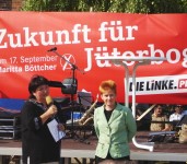 Unterstützung für Maritta Böttcherbei der OB-Wahl in Jüterbog; Foto: Horst Kitzmann